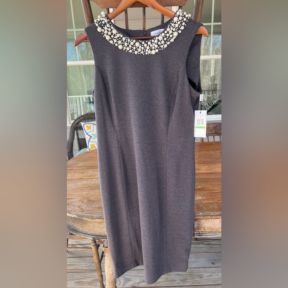 NWT CALVIN KLEIN Women’s Petite sheath sleeveless dress with Pearl neck Grey 8